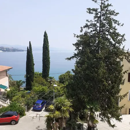 Apartment Volosko - 50m To The Sea Opatija